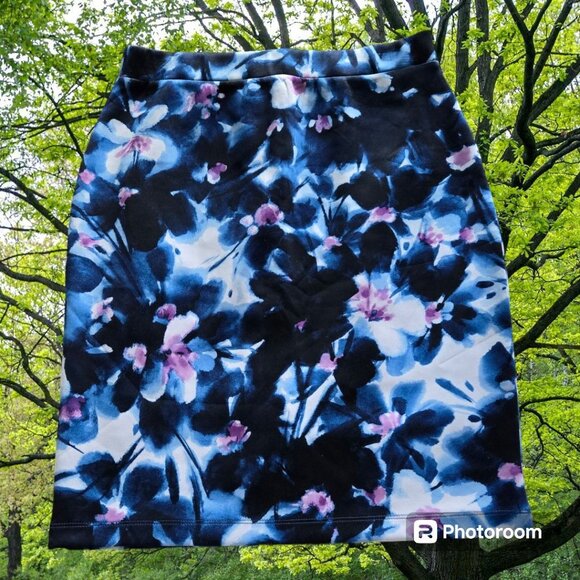 Women's Liz Claiborne Petite M Pull On Pencil Career Skirt Floral EUC - Picture 1 of 5